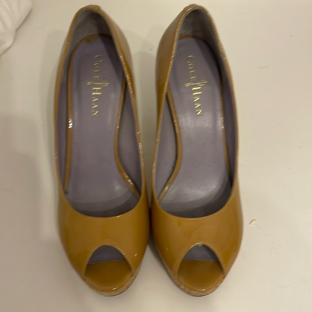 Cole haan pumps